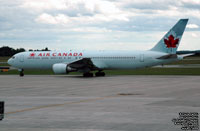 Air Canada - Boeing 767-35H(ER) - C-GHLA - FIN 656 (Lou� par CIT Leasing Corporation - Ex-Air Europe (EI-CJA), Balair (HB-IHT) et Canadian Airlines International. Transf�r� chez Ansett Australia entre Juin 2001 et Novembre 2001, Maintenant transf�r� � Air Canada Rouge.)